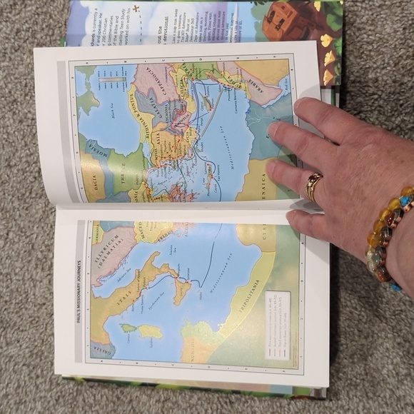 NIV Adventure Bible - Picture 9 of 11